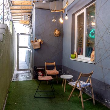 Жулянська вул., 2-Б