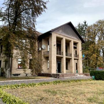 Броварська, 1а