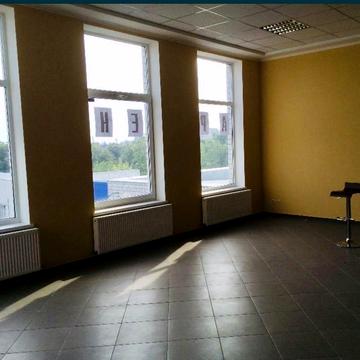 Луценка вул., 7