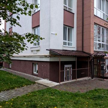 Двірська вул., 26