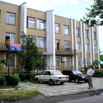 Захисників України вул. (Леніна), 14