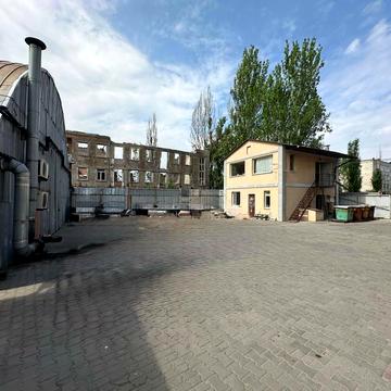 Універсальна вул., 6