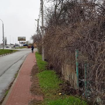 Комарова, 22