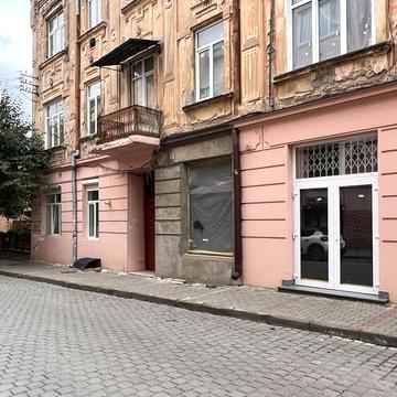 Українська вул., 9