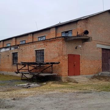 Черкаська, 11