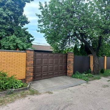 Провулок Динника, 1