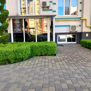 Українська вул., 83 б