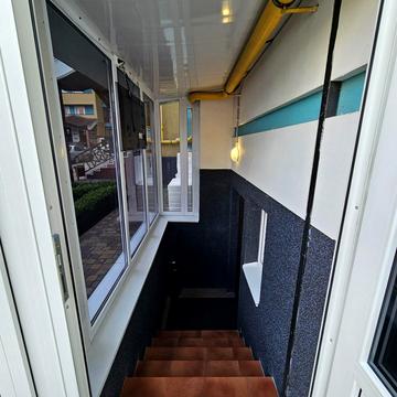 Українська вул., 83 б