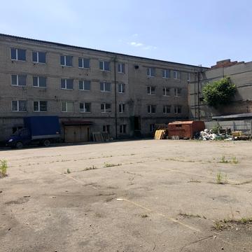 Ударників вул., 27