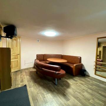 Незалежності вул. (Титова), 21