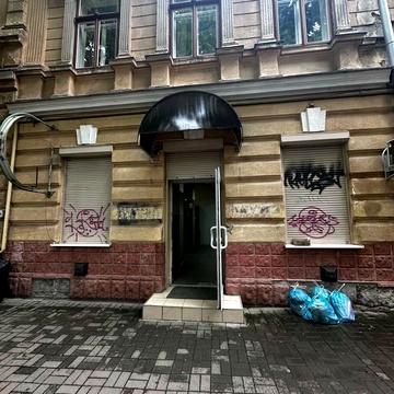 Івана Франка вул., 27