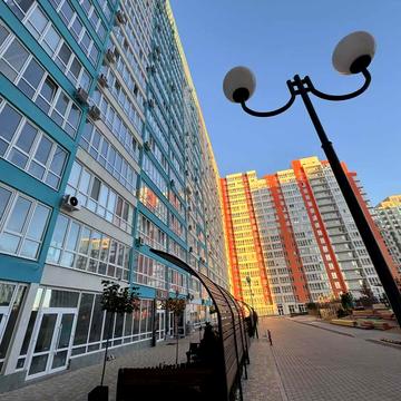 Перлинна вул., 11