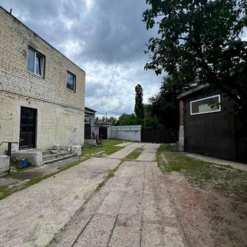 Азовстальська вул., 21