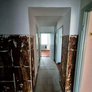Продам трьох кімнатну квартиру