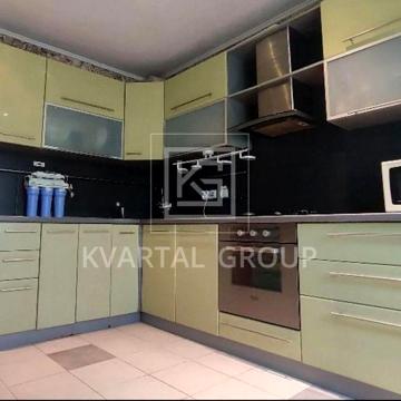 Велика 3-кімнатна квартира в центрі Бучі