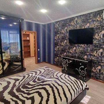 2 к.квартира 80 м2 в центрі,вул Мінеральна,7е. Можна з котиком
