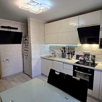Продаж 4к Квартира Озерна вулиця
