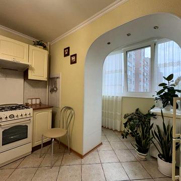 Продаж 3-кімнатної квартири в районі ТЦ «Порт Сіті»!