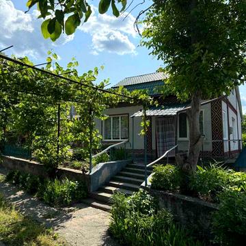 Продаж гарного будинку для родини