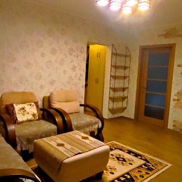 Для сімї з 2 дітьми 3х квартира у будинку біля озера, таких одиниці.