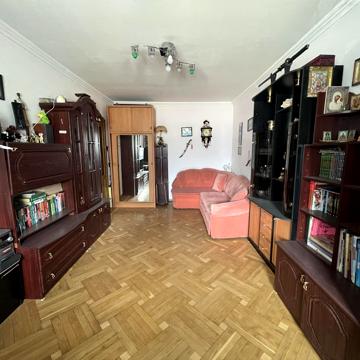 Кримська вул., 60