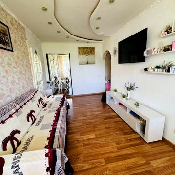 3 кімнатна, Героїв Майдану
