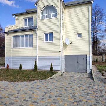 Продається двоповерховий будинок в селі Вільбівне