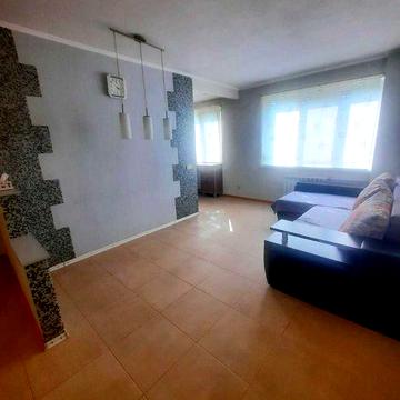 Продам 3-х комнатную квартиру 4/9 с ремонтом.