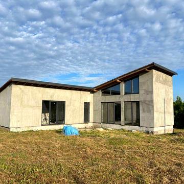 Продам сучасний будинок біля води та лісу, рідкісне розташування