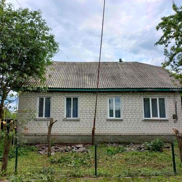 Будинок у селищі Холми Корюківського району Чернігівської області