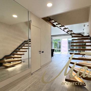 Героїв Крут вул. (12 Квітня), 33