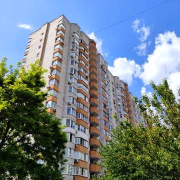 Продам 1 к.квартиру Ахматової Григоренко Дарницький р-н Метро Позняки