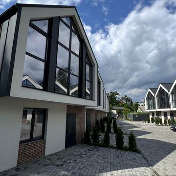 Таунхаус в центрі Бучі