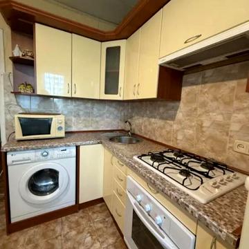 Академіка Булаховського вул., 28-В