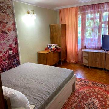 Оренда ДВОХ кім.квартири на вул. Небесної Сотні