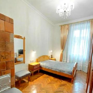 Петра Війтовича вул., 10