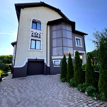 Лесі Українки вул.