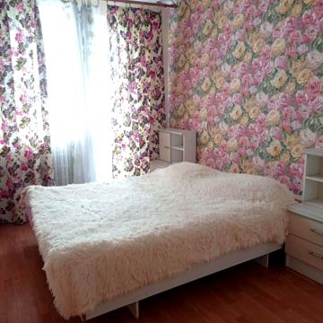 Богдана Хмельницького вул., 18