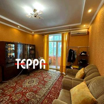 Продаж 2-кімнатної квартири біля пл. Поляка