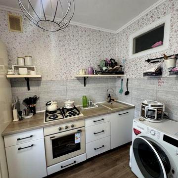 Продаж 1 кімнатної квартири в районі ЛПЗ