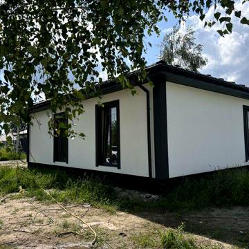 Поодаж будинків біля НВК Путрівський