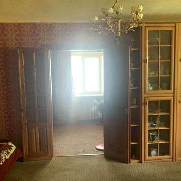 Продам 2-х.к.кв 1/5 метро Дворец спорта