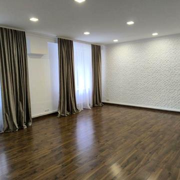 Продам трёхкомнатную квартиру на Площади 46500