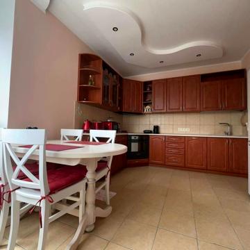 Миколи Бажана просп., 10