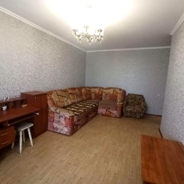 Нескорених вул. (Героїв Праці), 4