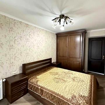 Івана Миколайчука вул., 38а