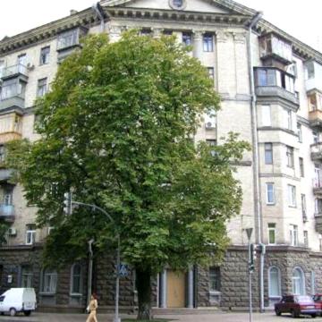 Михайла Грушевського вул., 34/1