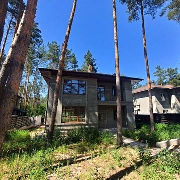 Продажа нового дома в сосновом лесу с готовностью под ремонт!