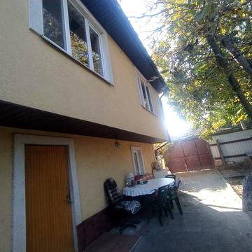 Сдам  половину будинку на Петропавлівській борщагівці