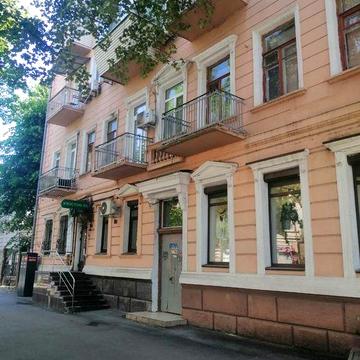 Сдам 2комн квартиру в центре Пассаж  ул..Грушевского ул.Шевченко